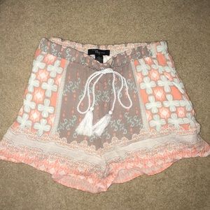 Patterned shorts size s